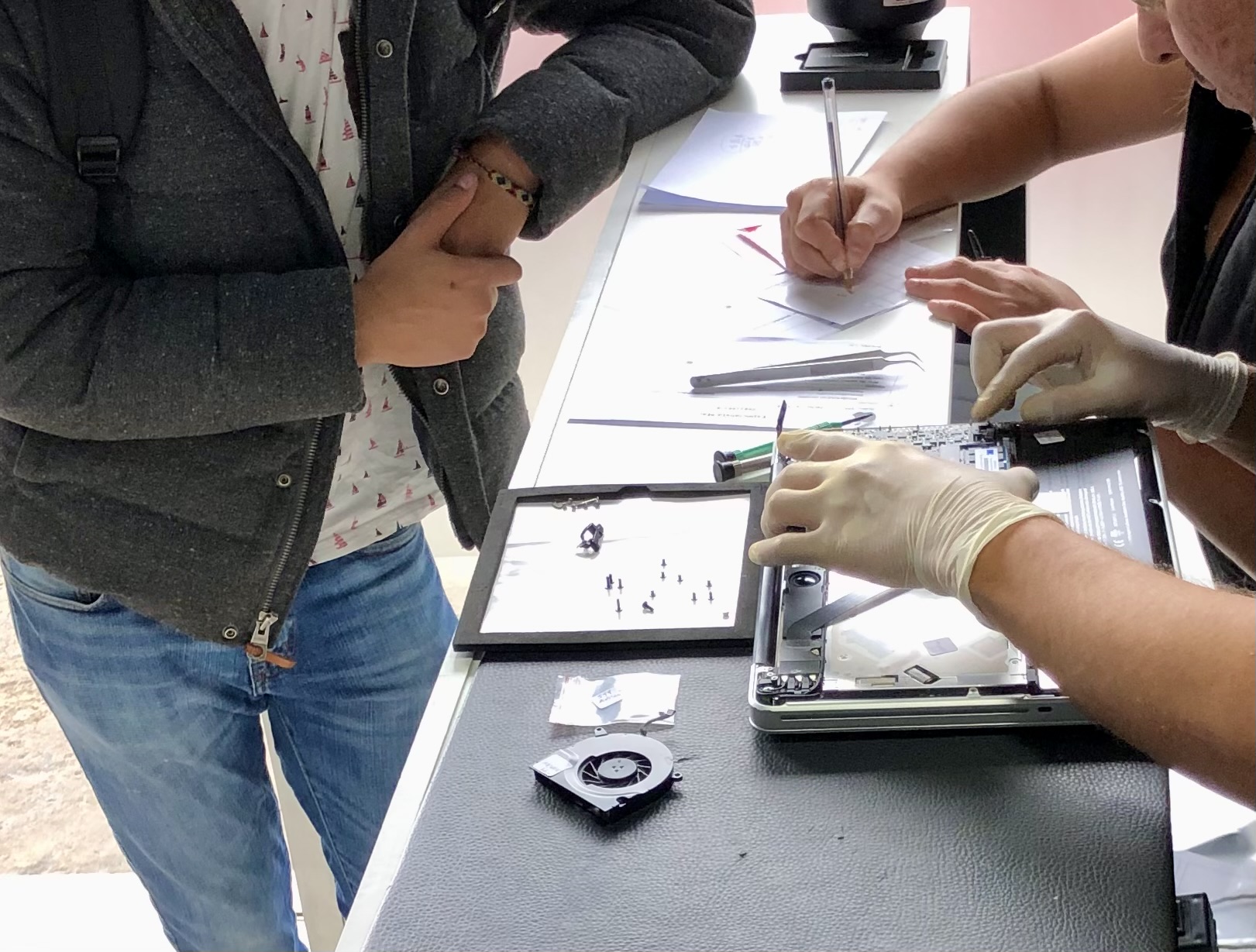 Reparación MacBook con cliente